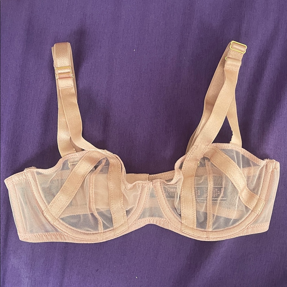 NWOT-Victoria's Secret Very Sext Unlined Mesh Balconette Bra